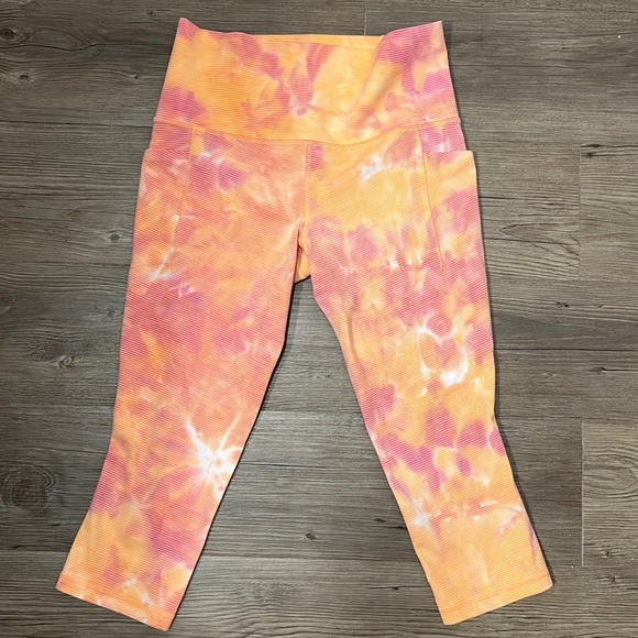 Athleta Pants - Athleta Salutation Stash Pocket II Capri Legging Size SP